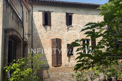 Landejendom i Pioraco, Macerata, Pioraco - € 550.000 | Ref: 246 - foto 36