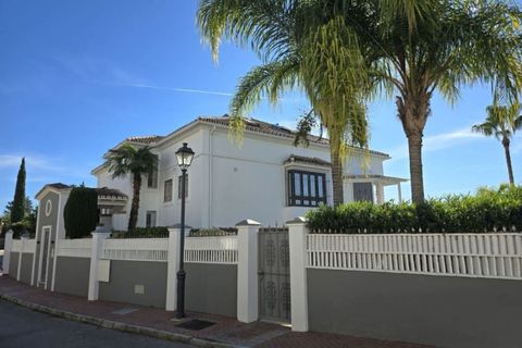 Villa a Marbella, Malaga, Marbella - € 1.990.000 | Ref: R5134615 - foto 40