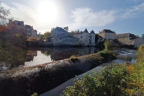 Villa a Civray, Vienne, Civray - € 583.000 | Ref: BVI65942 - foto 2