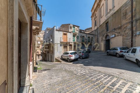 Villa a Caltagirone, Catania, Caltagirone - € 69.000 | Ref: 013-014 - foto 3