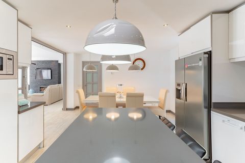 Villa i Estepona, Malaga, Estepona - € 1.295.000 | Ref: LUX0021 - foto 12