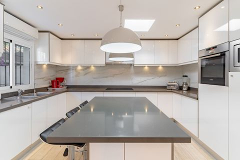 Villa i Estepona, Malaga, Estepona - € 1.295.000 | Ref: LUX0021 - foto 13