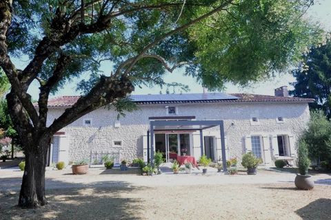 Villa a Aubeterre-sur-Dronne, Charente, Aubeterre-sur-Dronne - € 299.600 | Ref: BVI78549 - foto 2