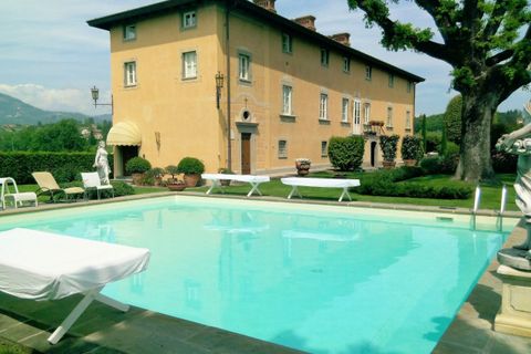 Villa i Lucca, Lucca, Lucca - € 2.500.000 | Ref: v62130-x - foto 1
