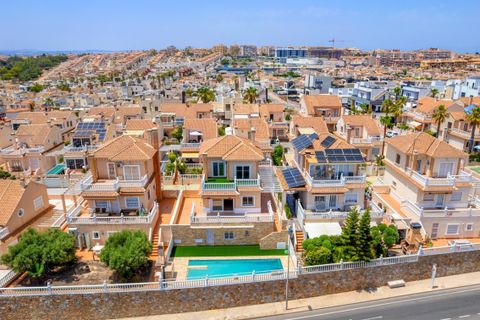 Villa a Torrevieja, Alicante, Torrevieja - € 960.000 | Ref: 200-4242 - foto 3