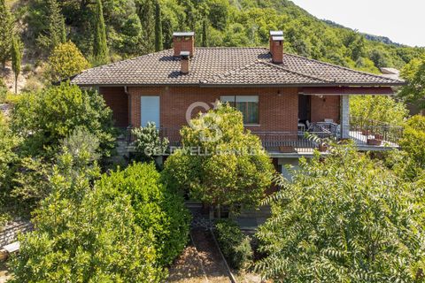 Villa i Gubbio, Perugia, Gubbio - € 480.000 | Ref: CBI160-2553-127 - foto 2