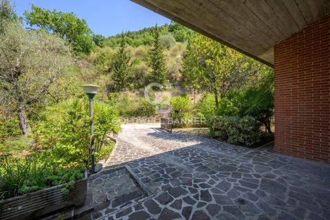 Villa i Gubbio, Perugia, Gubbio - € 480.000 | Ref: CBI160-2553-127 - foto 27