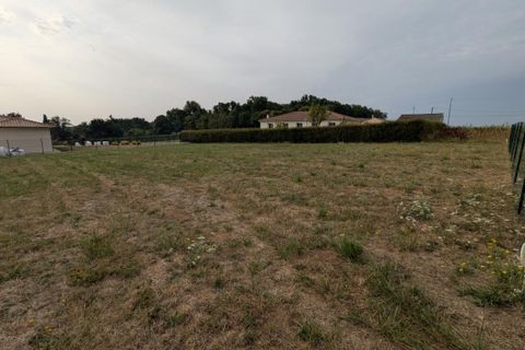 Helårsgrund i Jonzac, Charente-Maritime, Jonzac - € 35.000 | Ref: MV4223JONZ - foto 1