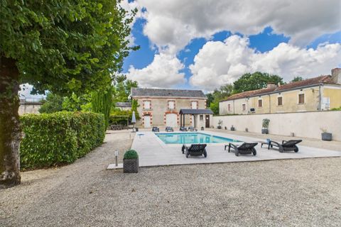 Villa a Saint-Astier, Dordogne, Saint-Astier - € 895.000 | Ref: BVI82054 - foto 2