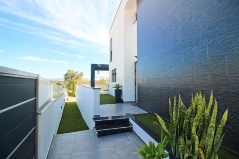 Villa i Alvor, Faro, Alvor - € 799.000 | Ref: C0240-03348 - foto 6