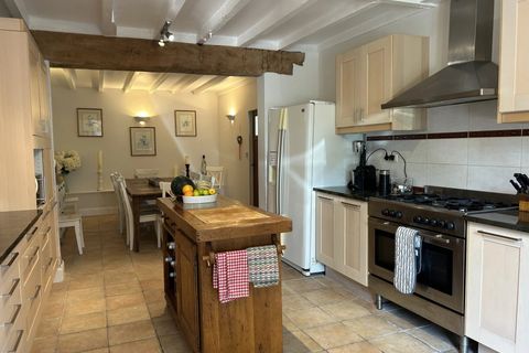 Villa a Aubeterre-sur-Dronne, Charente, Aubeterre-sur-Dronne - € 425.000 | Ref: BVI81930 - foto 3