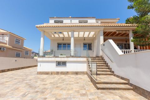 Villa a Torrevieja, Alicante, Torrevieja - € 549.000 | Ref: 21-S682-776 - foto 3