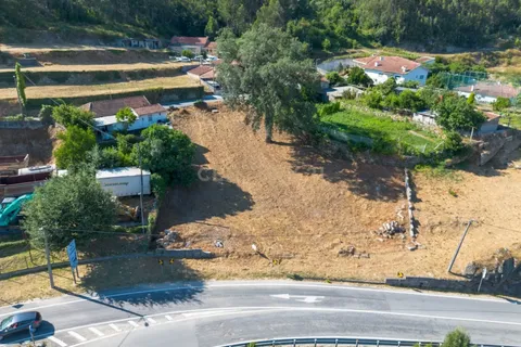 Helårsgrund i Paredes, Porto, Paredes - € 120.000 | Ref: C0272-02473 - foto 1