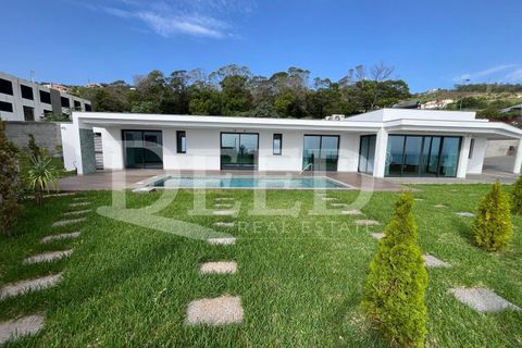 Villa i Machico, Madeira, Machico - € 1.250.000 | Ref: DEED/1007 - foto 1