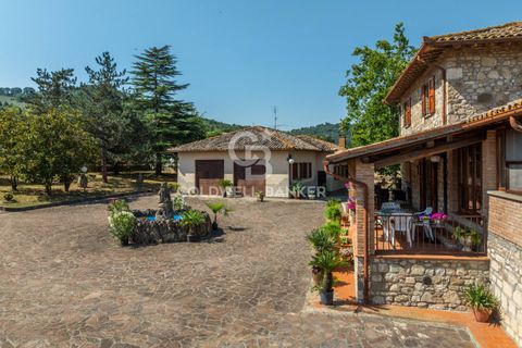 Herregård i Todi, Perugia, Todi - € 890 000 | Ref: CBI134-1917-195 - foto 34