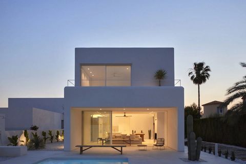 Villa a Estepona, Malaga, Estepona - € 895.000 | Ref: V0041 - foto 2