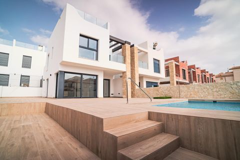 Villa i Punta Prima, Alicante, Punta Prima - € 699.900 | Ref: YHS81076H - foto 1