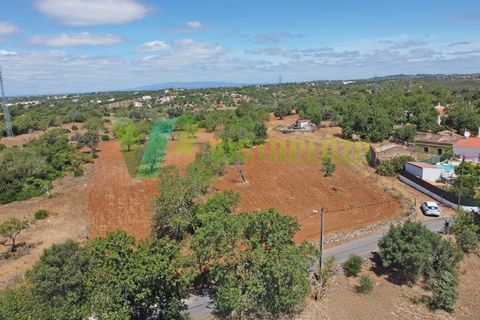 Helårsgrund i Guia, Faro, Guia - € 400.000 | Ref: LT-6986 - foto 1