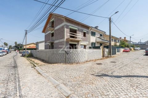 Helårsgrund i Pedroso, Porto, Pedroso - € 240.000 | Ref: ZMPT580285 - foto 1