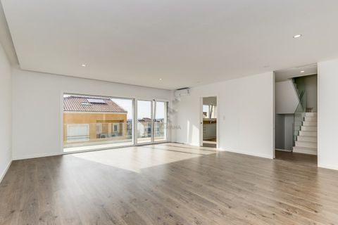 Villa i Odivelas, Lisbon, Odivelas - € 940.000 | Ref: Moradia a estrar T4 - foto 7