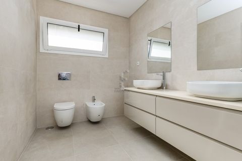 Villa i Odivelas, Lisbon, Odivelas - € 940.000 | Ref: Moradia a estrar T4 - foto 19