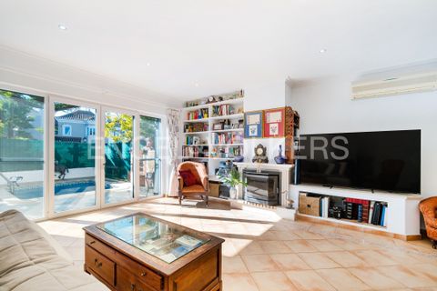 Villa i Vale do Lobo, Faro, Vale do Lobo - € 1.150.000 | Ref: W-046HCV - foto 1