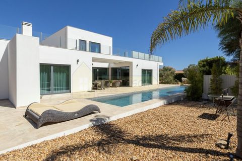 Villa a Quelfes, Faro, Quelfes - € 1.290.000 | Ref: M113 - foto 8