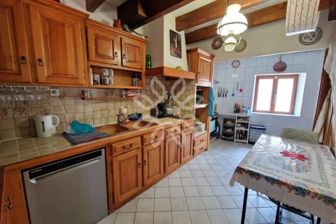 Landsbyhus i Espalem, Haute-Loire, Espalem - € 124.000 | Ref: V30000324 - foto 3
