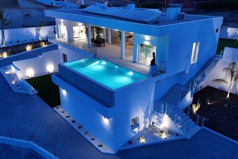 Villa i La Marina, Alicante, La Marina - € 1.590.000 | Ref: DLFA115 - foto 2