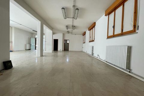 Erhvervsejendom i Carpi, Modena, Carpi - € 100.000 | Ref: U 106 - foto 4