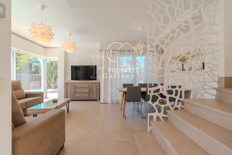 Villa a Adeje, Tenerife, Adeje - € 1.075.000 | Ref: D2354 - foto 8