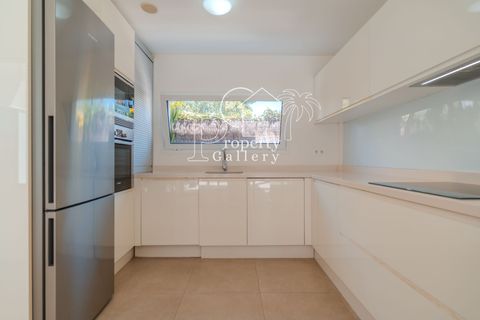 Villa a Adeje, Tenerife, Adeje - € 1.075.000 | Ref: D2354 - foto 12