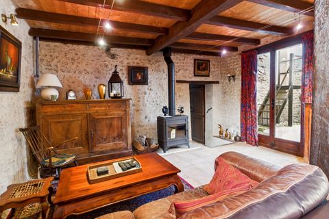 Landsbyhus i Aubeterre-sur-Dronne, Charente, Aubeterre-sur-Dronne - € 195.000 | Ref: BVI79793 - foto 2