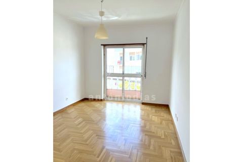 Apartament a Carnaxide, Lisbon, Carnaxide - € 1.800/mes | Ref: ADIMO20 - foto 3