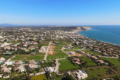 Helårsgrund i Luz, Faro, Luz - € 850.000 | Ref: 0441/25 - foto 1