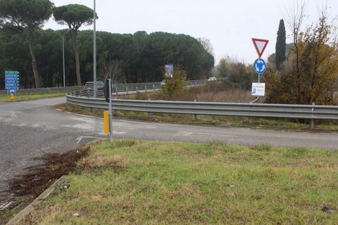 Helårsgrund i Pontedera, Pisa, Pontedera - € 100.000 | Ref: 2537185 - foto 15