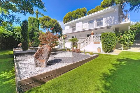 Villa i Antibes, Alpes-Maritimes, Antibes - € 2.300.000 | Ref: HH-15922560 - foto 1