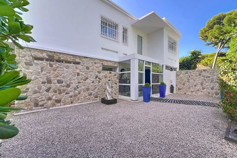 Villa i Antibes, Alpes-Maritimes, Antibes - € 2.300.000 | Ref: HH-15922560 - foto 13