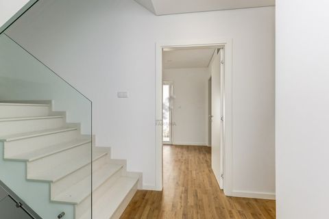 Villa i Odivelas, Lisbon, Odivelas - € 890.000 | Ref: Moradia V 4 1 - foto 8