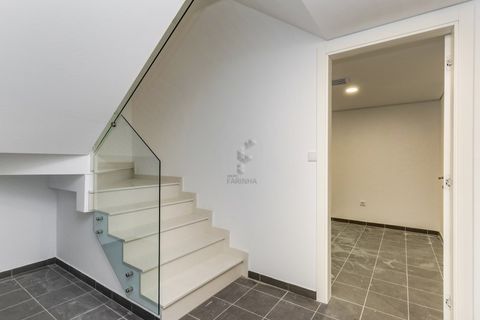Villa i Odivelas, Lisbon, Odivelas - € 890.000 | Ref: Moradia V 4 1 - foto 42