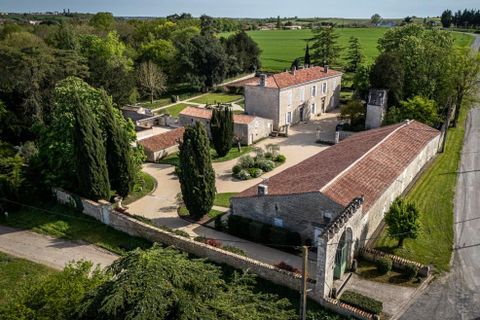 Villa i Fontenay-le-Comte, Vendee, Fontenay-le-Comte - € 1.655.000 | Ref: 410761MCM - foto 2