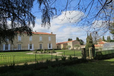Villa i Fontenay-le-Comte, Vendee, Fontenay-le-Comte - € 1.655.000 | Ref: 410761MCM - foto 16