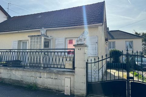 Villa i Stains, Seine-Saint-Denis, Stains - € 272.700 | Ref: 405238MVC - foto 1