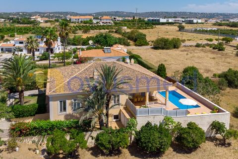 Вилла в Albufeira, Faro, Albufeira - € 1 200 000 | Ссылка: V4-08 (PR-057) - photo 7