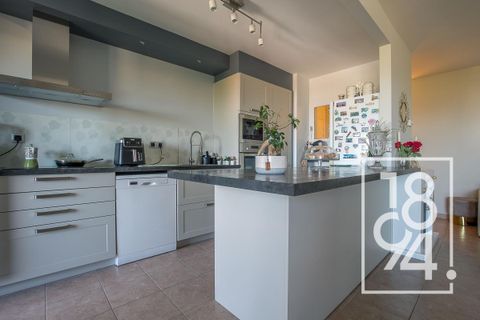 Lejlighed i Marseille, Bouches-du-Rhone, Marseille - € 182.000 | Ref: POEE-XF1-XX2 - foto 6