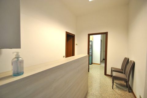 L'establiment comercial a Vimercate, Monza and Brianza, Vimercate - € 1.000/mes | Ref: 2464 - foto 6