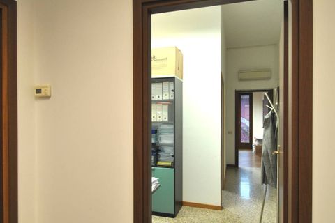 L'establiment comercial a Vimercate, Monza and Brianza, Vimercate - € 1.000/mes | Ref: 2464 - foto 7