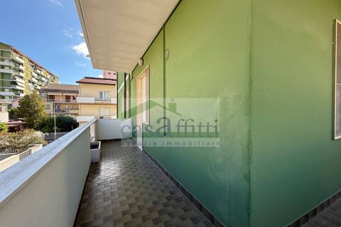 Villa a Chieti, Chieti, Chieti - € 250/mes | Ref: Via Ramiro Ortiz - foto 13
