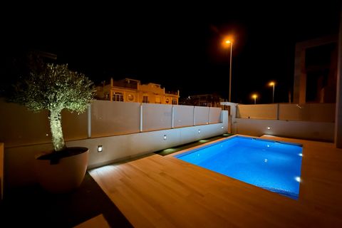 Villa i Cabo Roig, Alicante, Cabo Roig - € 649.900 | Ref: P8247 - foto 39