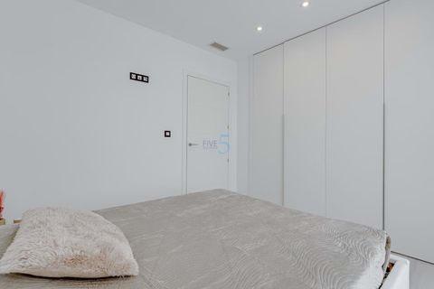 Villa i Cabo Roig, Alicante, Cabo Roig - € 649.900 | Ref: P8247 - foto 15